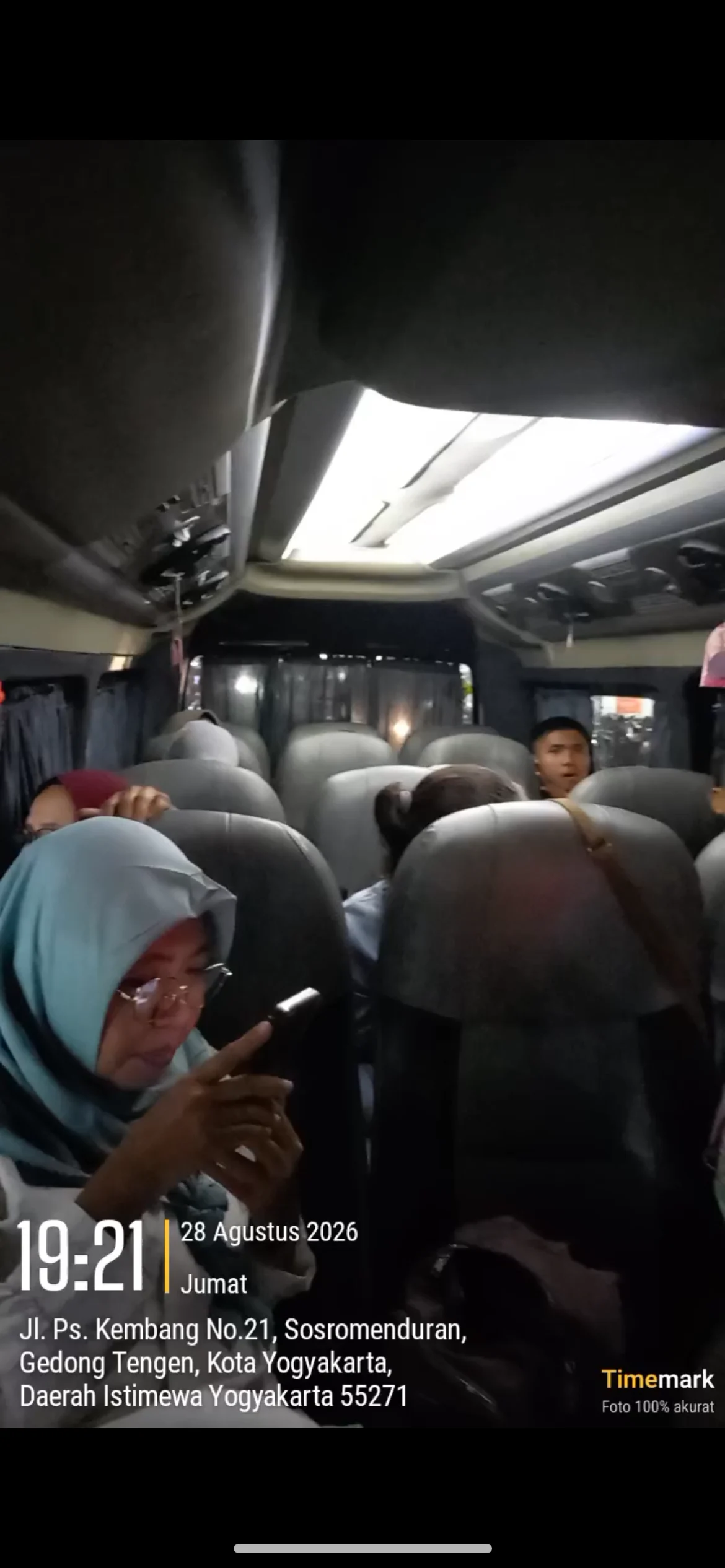 perjalanan jakarta jogja